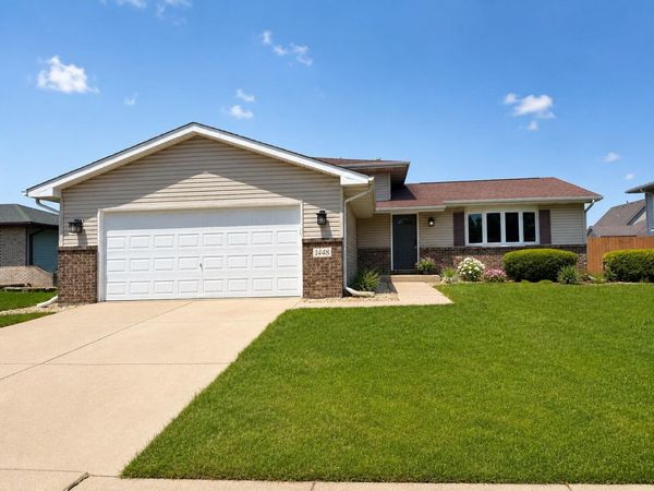 1448 W 86th Avenue , Merrillville, IN 46410