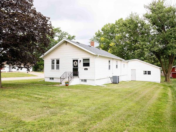 1001 N 8Th Street, Chariton, IA 50049