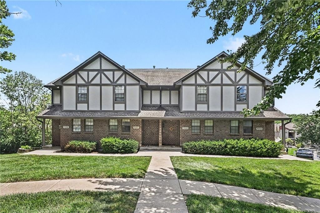 7033 N Fisk Court, Kansas City, MO 64151 Main Photo