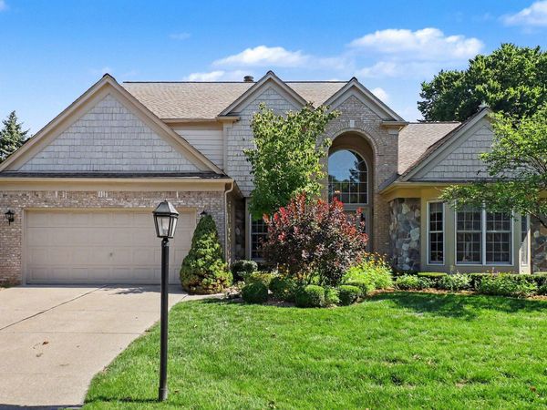 39728 Dun Rovin Drive, Northville, MI 48168