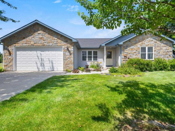 165 Deer Run Drive, Fall River, WI 53932