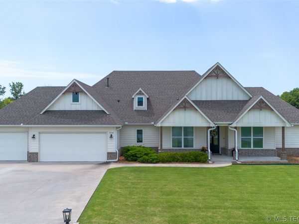 7114 E 136th Place North , Collinsville, OK 74021