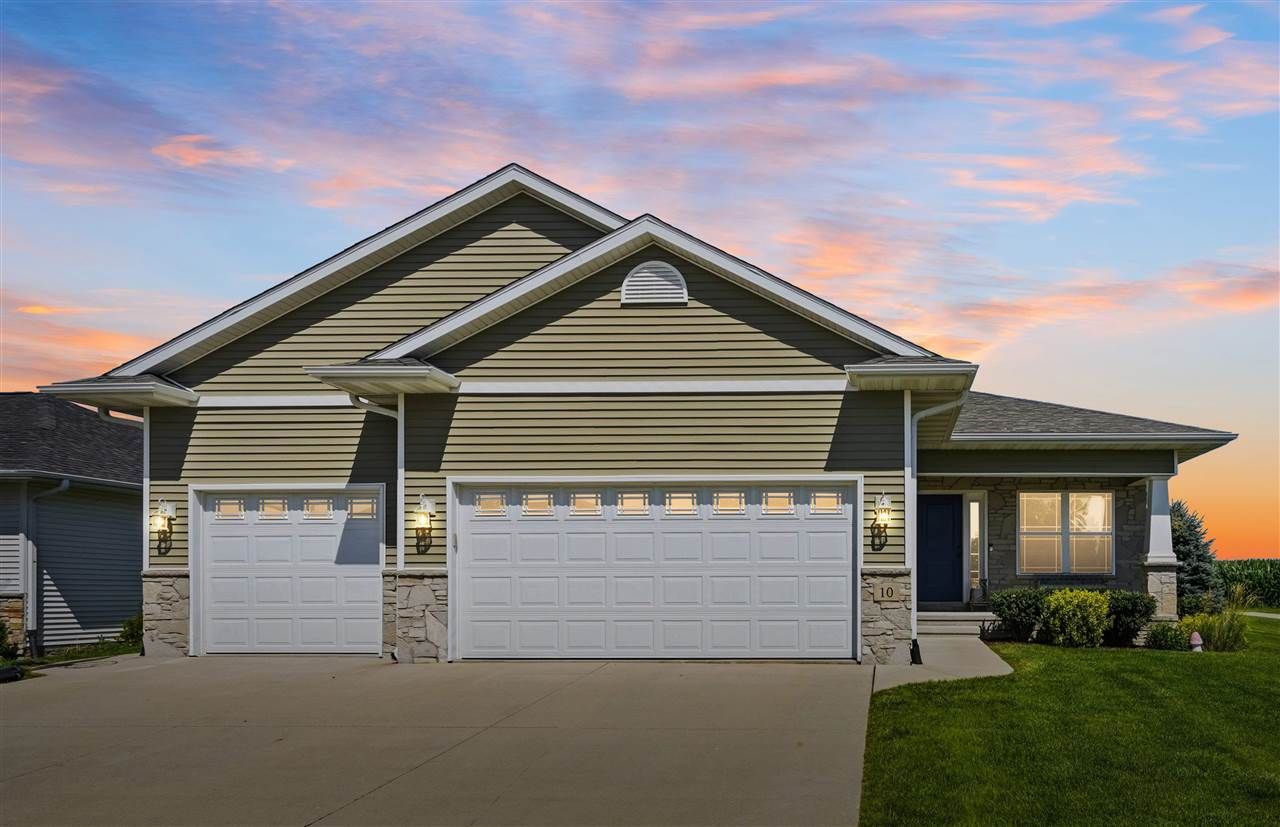 10 N Sunset Dr, North Liberty, IA 52317 Main Photo