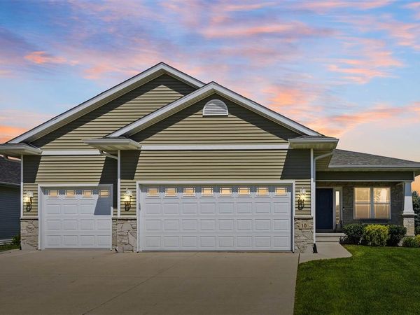 10 N Sunset Dr, North Liberty, IA 52317