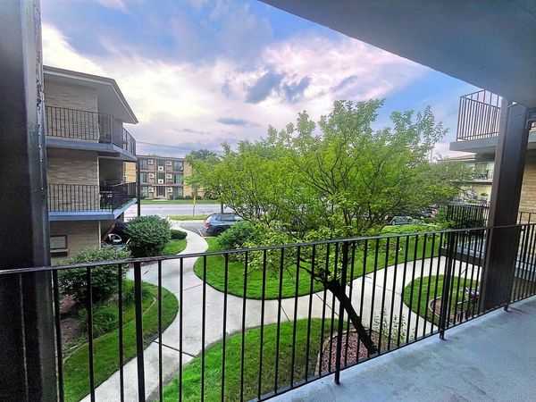 3175 W 115th Street , Unit 2W, Merrionette Park, IL 60803
