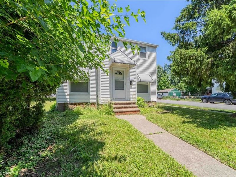 19211 Mohican Avenue, Cleveland, OH 44119 Photo 2