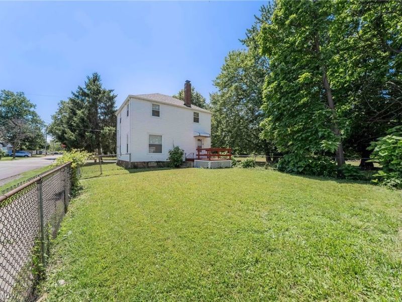 19211 Mohican Avenue, Cleveland, OH 44119 Photo 24