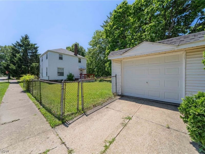 19211 Mohican Avenue, Cleveland, OH 44119 Photo 26