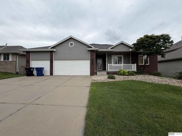 8112 S 166 Street, Omaha, NE 68136