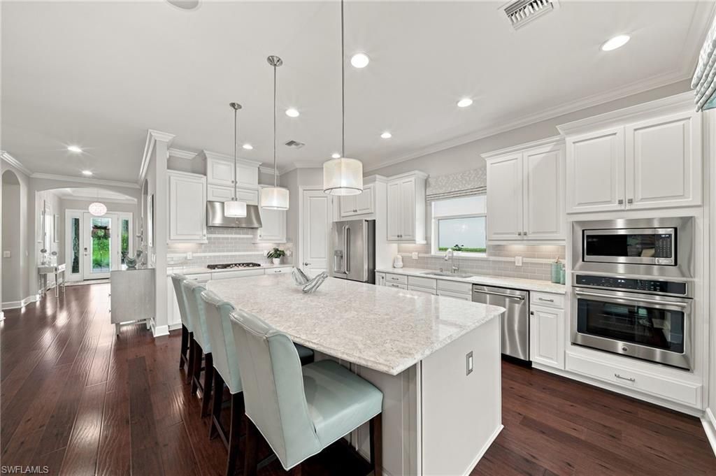 9392 Terresina Dr, Naples, FL 34119 Photo