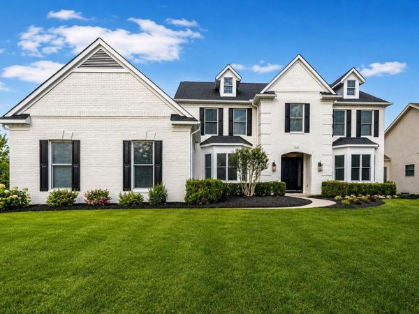 7527 Heatherwood Lane, Dublin, OH 43017