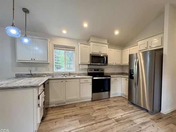 61060 Kings Lane, Unit 115, Bend, OR 97702