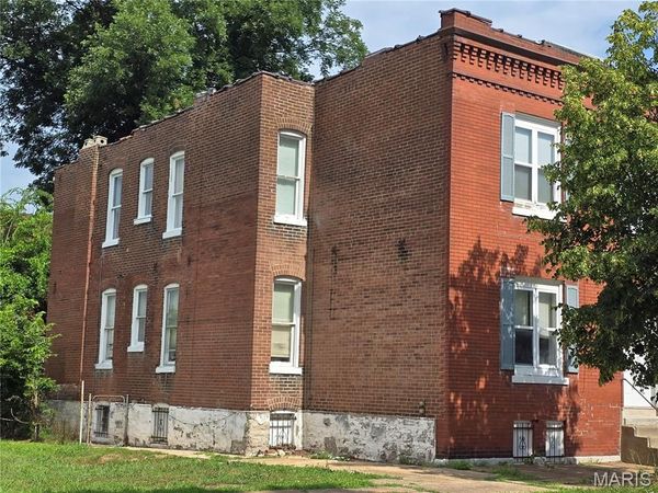 4555 S Compton Avenue, St Louis, MO 63111