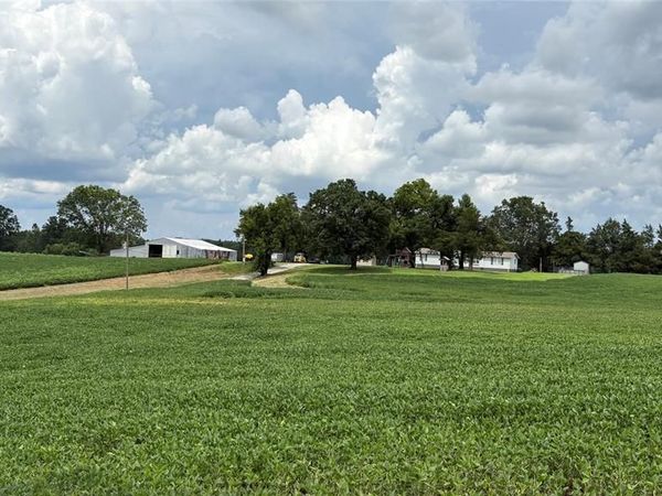 920 S Poplar Camp Road , Makanda, IL 62958