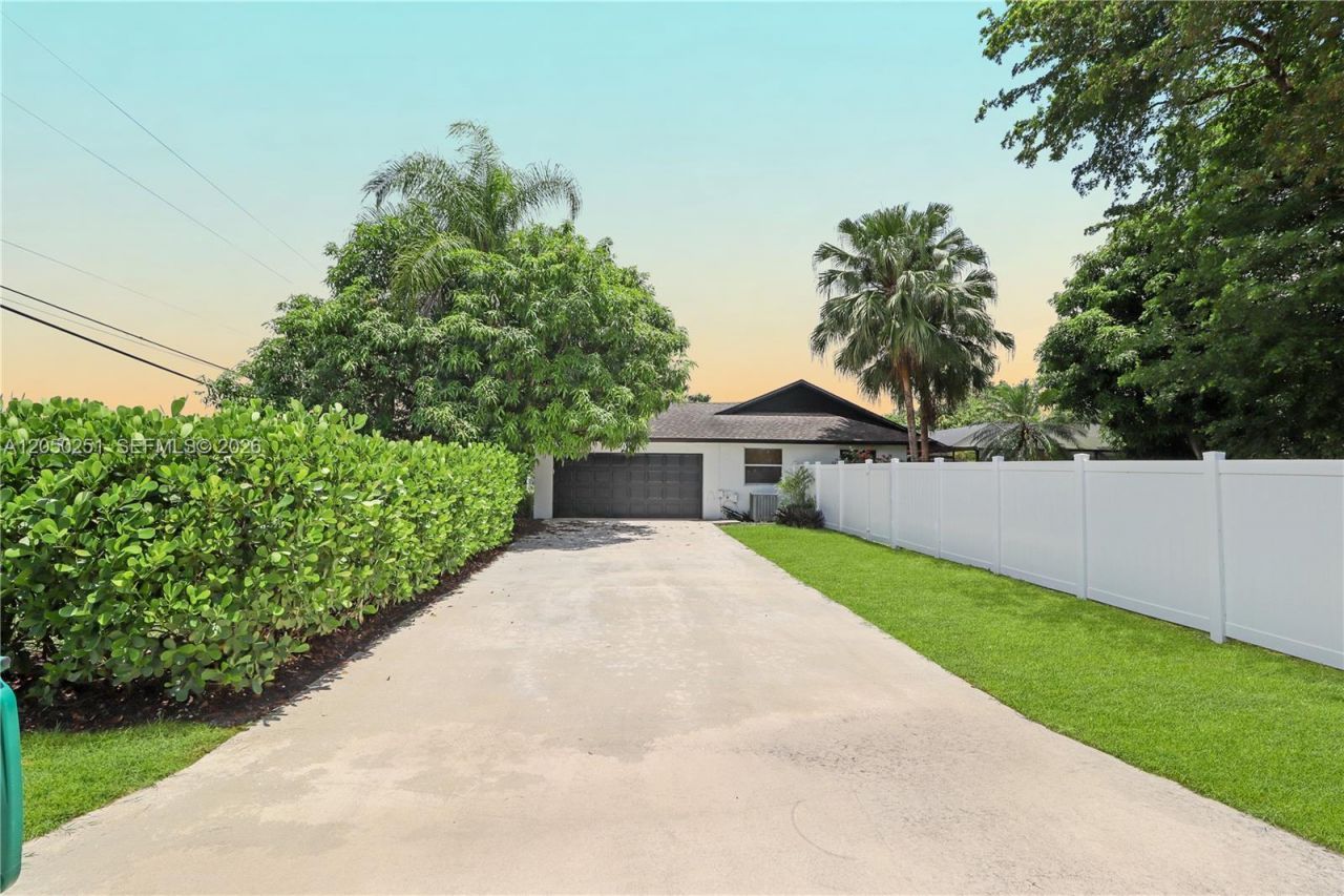 23595 SW 152nd Ave, Homestead, FL 33032 Photo