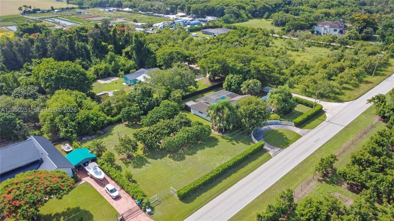 23595 SW 152nd Ave, Homestead, FL 33032 Photo