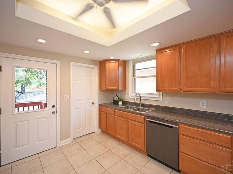 3977 Kenkel Avenue, Cheviot, OH 45211 Photo 12