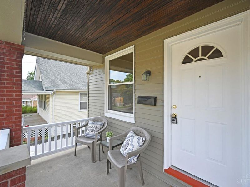 3977 Kenkel Avenue, Cheviot, OH 45211 Photo 3