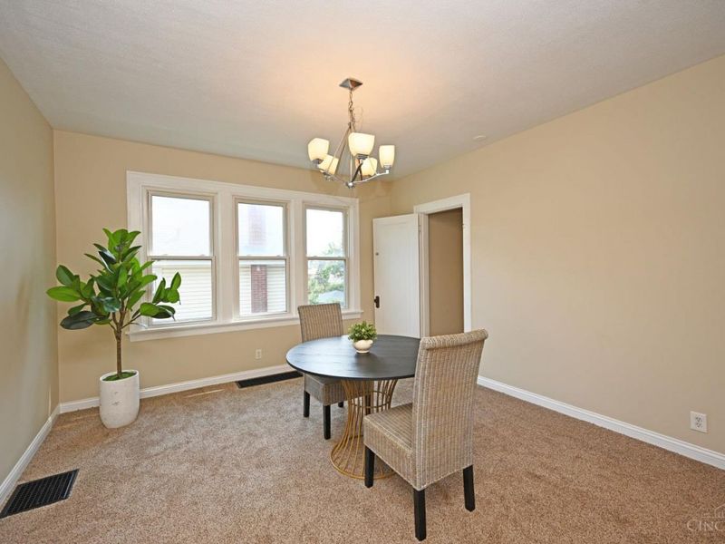 3977 Kenkel Avenue, Cheviot, OH 45211 Photo 8