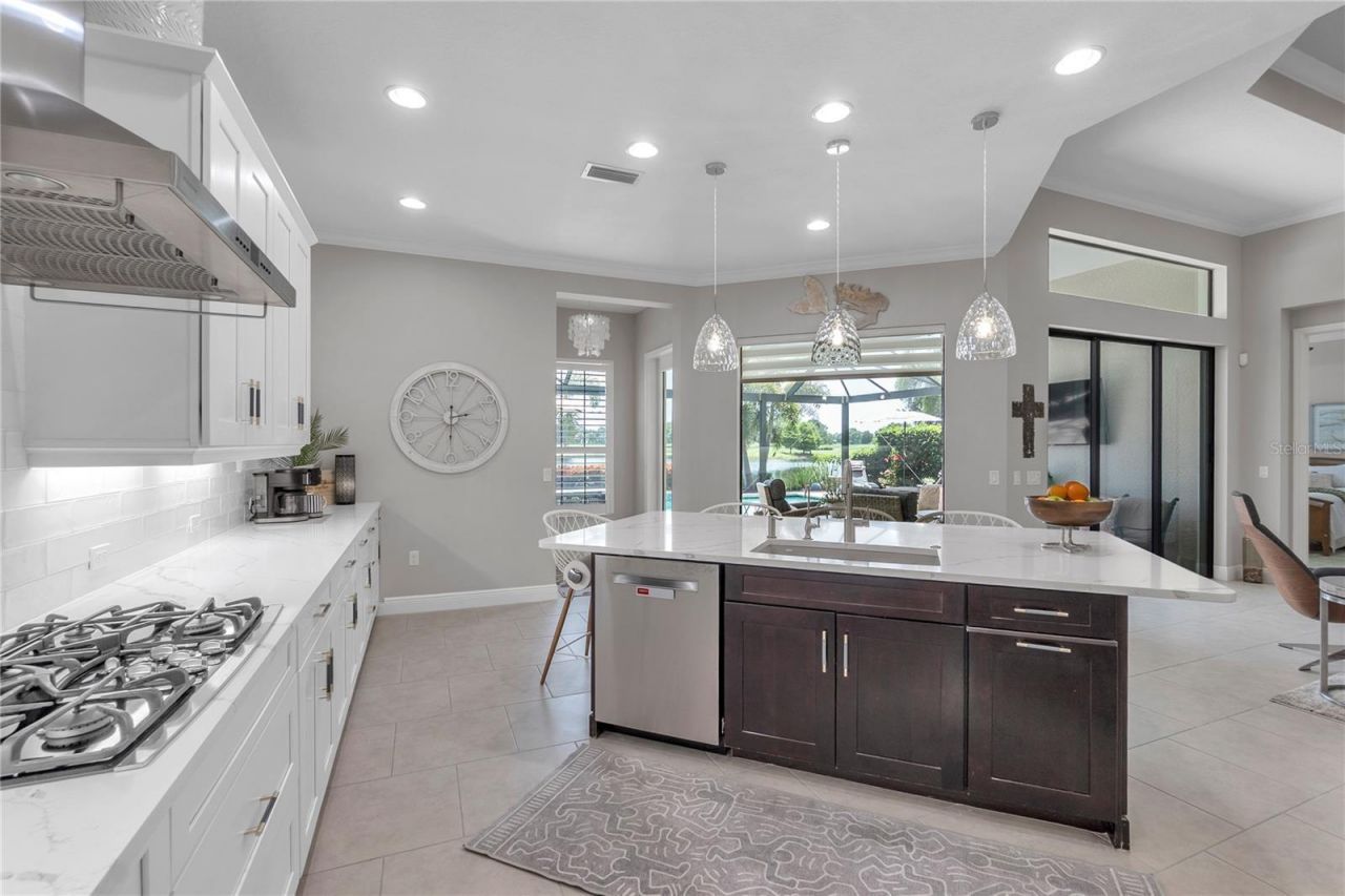 15402 Castle Park Terrace, Bradenton, FL 34202 Photo