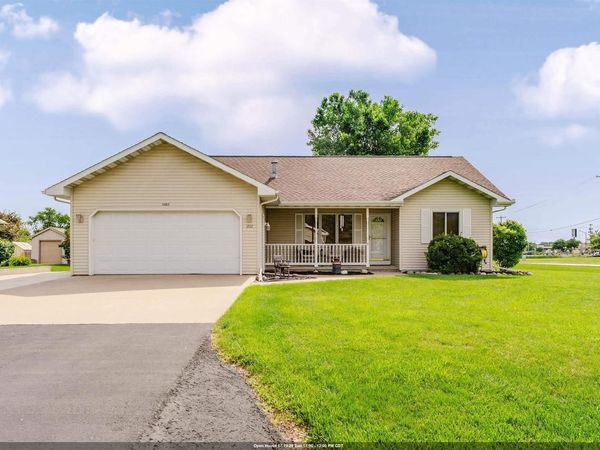 1202 WILLOW BEND LANE, Oshkosh, WI 54904