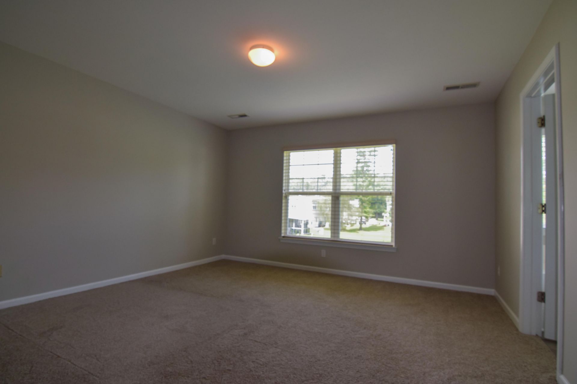 196 Grand Oaks Drive Photo 13