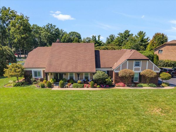 2845 Broken Woods Drive, Troy, OH 45373