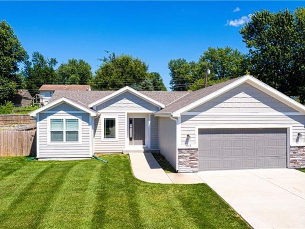 5313 Crystal Drive, St Joseph, MO 64503