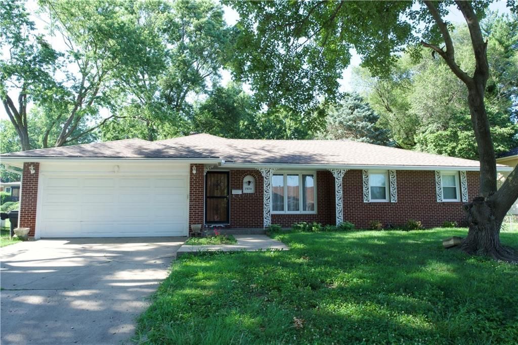 7924 Oakland Avenue, Kansas City, KS 66112 Main Photo