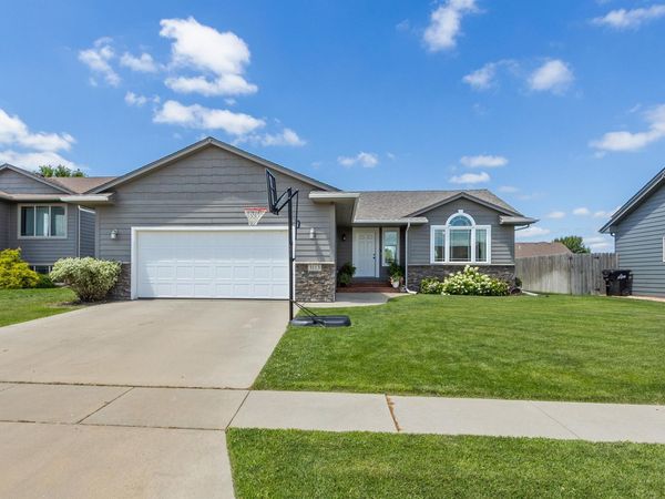 3113 S Triple Play Ave, Sioux Falls, SD 57110
