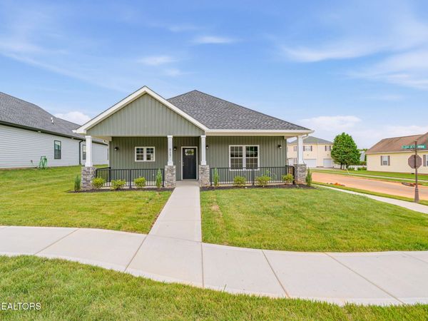 927 Stratford Ave, Sweetwater, TN 37874
