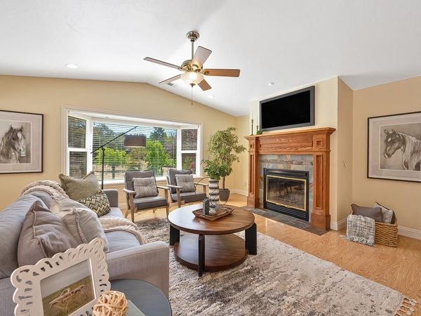 2230 Wildberry Ln, Auburn, CA 95603