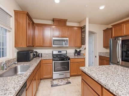 320 Bathbridge Ln, Sacramento, CA 95823 Photo