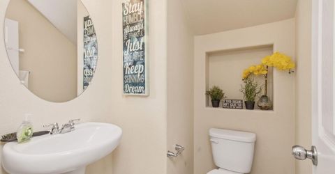 320 Bathbridge Ln, Sacramento, CA 95823 Photo