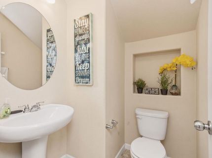 320 Bathbridge Ln, Sacramento, CA 95823 Photo