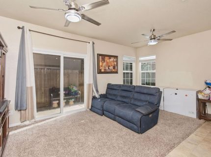 320 Bathbridge Ln, Sacramento, CA 95823 Photo
