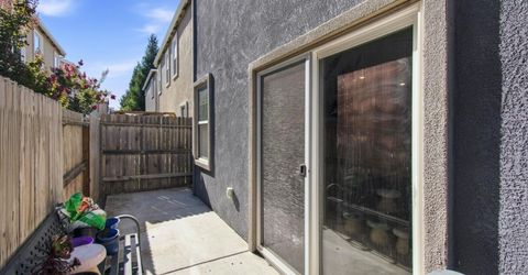 320 Bathbridge Ln, Sacramento, CA 95823 Photo