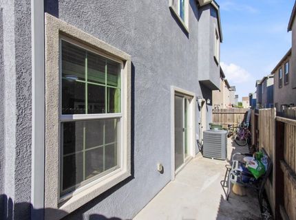 320 Bathbridge Ln, Sacramento, CA 95823 Photo