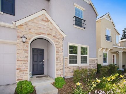320 Bathbridge Ln, Sacramento, CA 95823 Photo