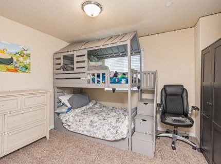 320 Bathbridge Ln, Sacramento, CA 95823 Photo