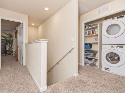 320 Bathbridge Ln, Sacramento, CA 95823 Photo