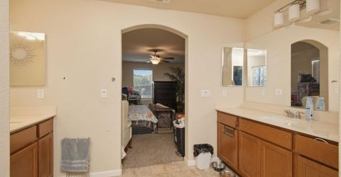 320 Bathbridge Ln, Sacramento, CA 95823 Photo