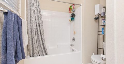 320 Bathbridge Ln, Sacramento, CA 95823 Photo