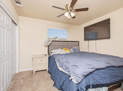 320 Bathbridge Ln, Sacramento, CA 95823 Photo