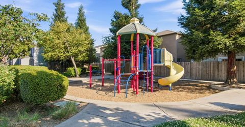 320 Bathbridge Ln, Sacramento, CA 95823 Photo