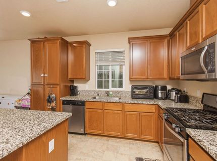 320 Bathbridge Ln, Sacramento, CA 95823 Photo