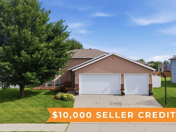 1268 39th Avenue S, Moorhead, MN 56560