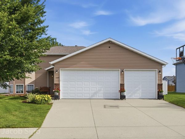 1268 39th Avenue S, Moorhead, MN 56560