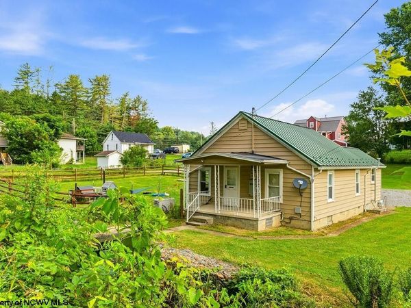 3051 River Road, Clarksburg, WV 26301