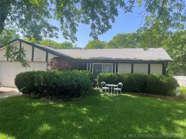 300 E Vicksburg Street, Broken Arrow, OK 74011